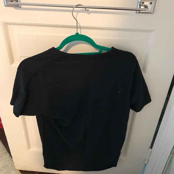 Black tshirt with wave - Picture 2 of 2